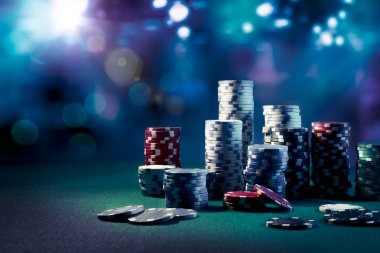 Live-dealer blackjack and roulette at paktuaslot